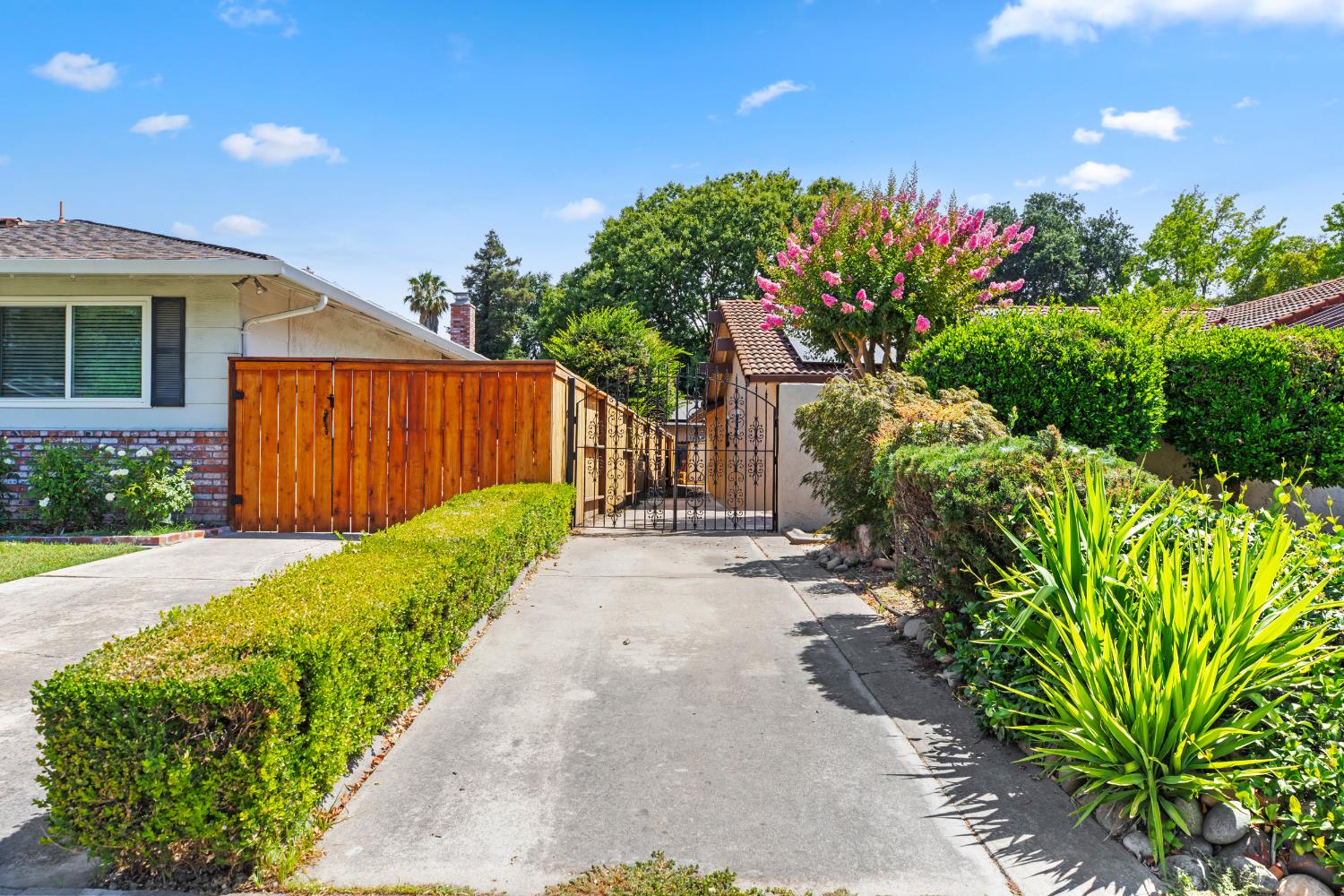 Detail Gallery Image 4 of 34 For 5316 Bellini Way, Stockton,  CA 95207 - 4 Beds | 2 Baths
