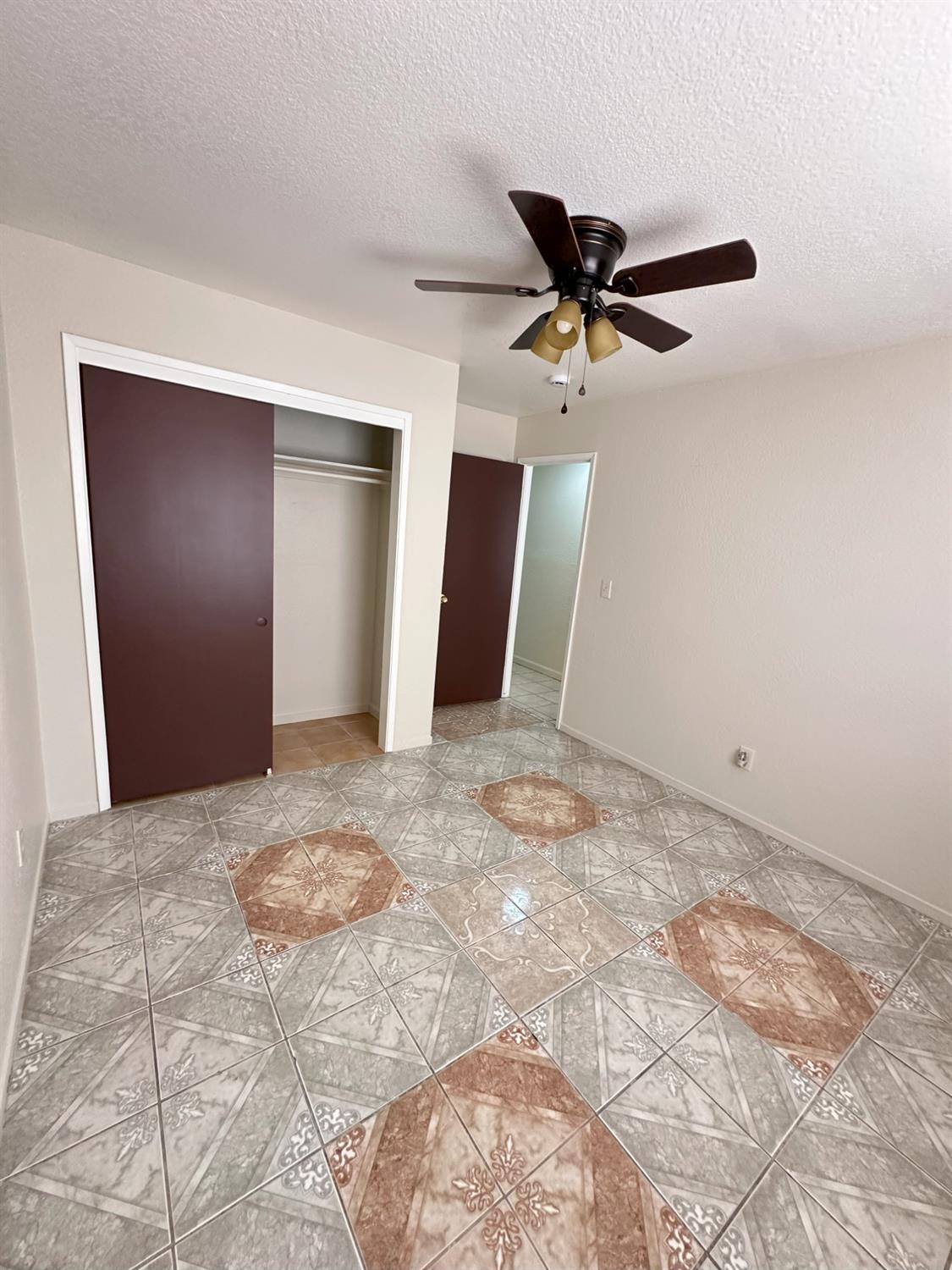 Detail Gallery Image 16 of 31 For 209 Pine St, Modesto,  CA 95351 - 3 Beds | 2 Baths