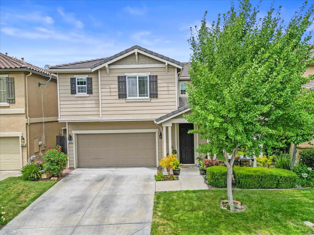 Detail Gallery Image 2 of 34 For 3019 Sweet Lilac Way, Stockton,  CA 95209 - 4 Beds | 2/1 Baths