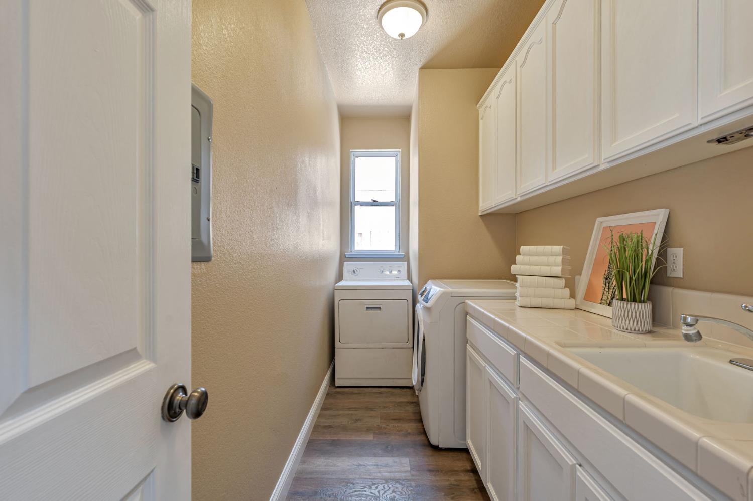 Detail Gallery Image 18 of 20 For 772 Wynyard Cir, Manteca,  CA 95337 - 4 Beds | 3 Baths