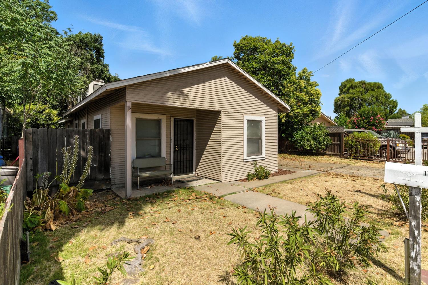 Detail Gallery Image 3 of 26 For 1825 N Filbert St, Stockton,  CA 95205 - 2 Beds | 1 Baths