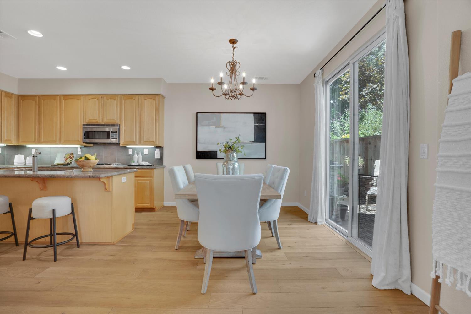 Detail Gallery Image 10 of 44 For 222 Matteson Ct, Danville,  CA 94526 - 4 Beds | 3/1 Baths