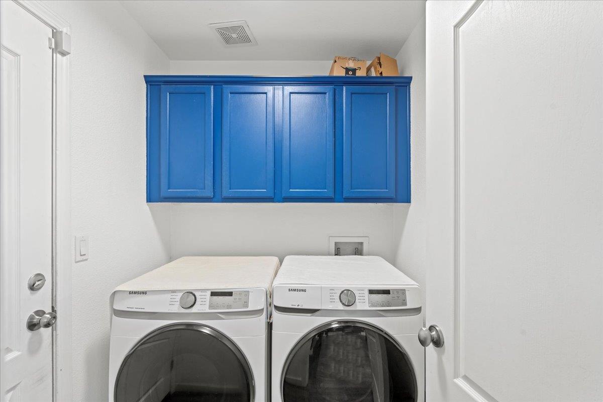 Detail Gallery Image 15 of 34 For 3019 Sweet Lilac Way, Stockton,  CA 95209 - 4 Beds | 2/1 Baths
