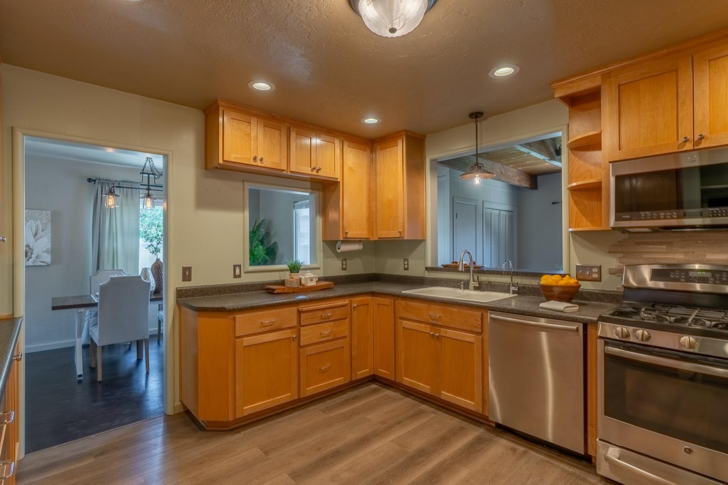 Detail Gallery Image 15 of 29 For 417 Rowland Ave, Modesto,  CA 95354 - 3 Beds | 2 Baths