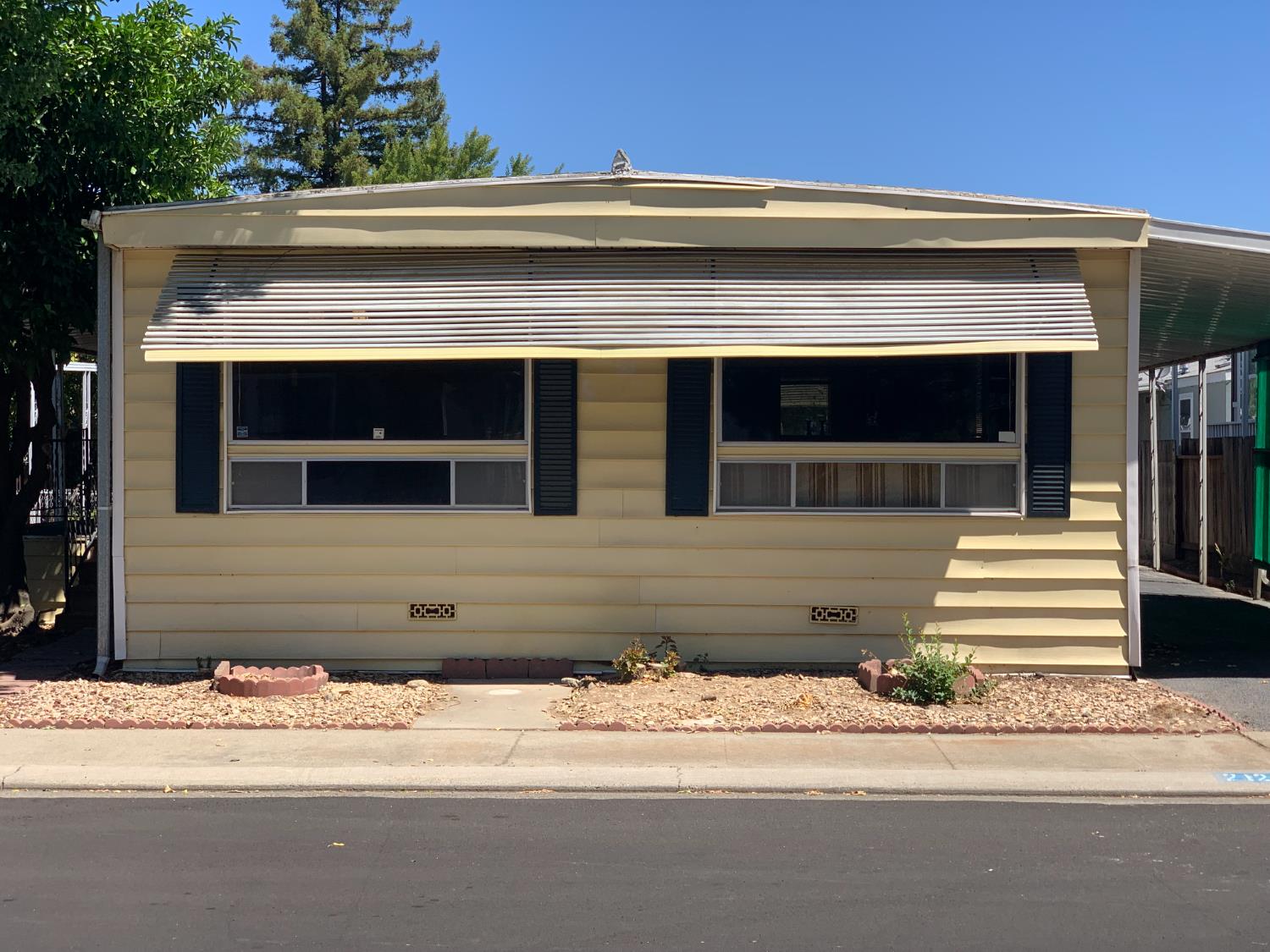 Detail Gallery Image 1 of 32 For 2121 Viking Ln, Modesto,  CA 95350 - 2 Beds | 2 Baths