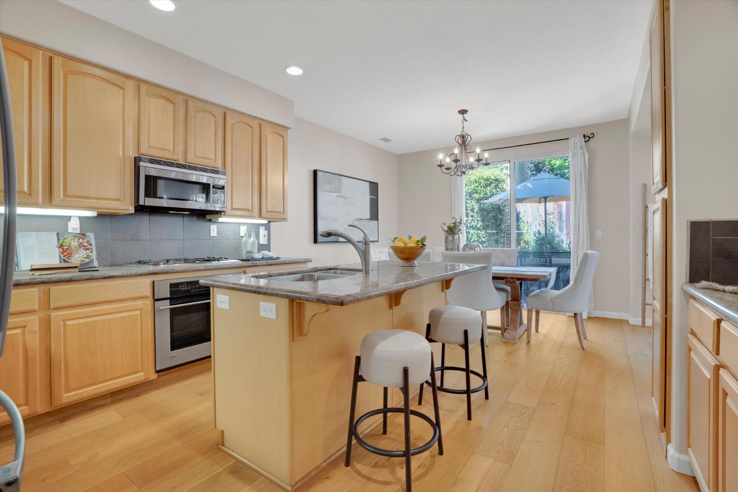 Detail Gallery Image 4 of 44 For 222 Matteson Ct, Danville,  CA 94526 - 4 Beds | 3/1 Baths