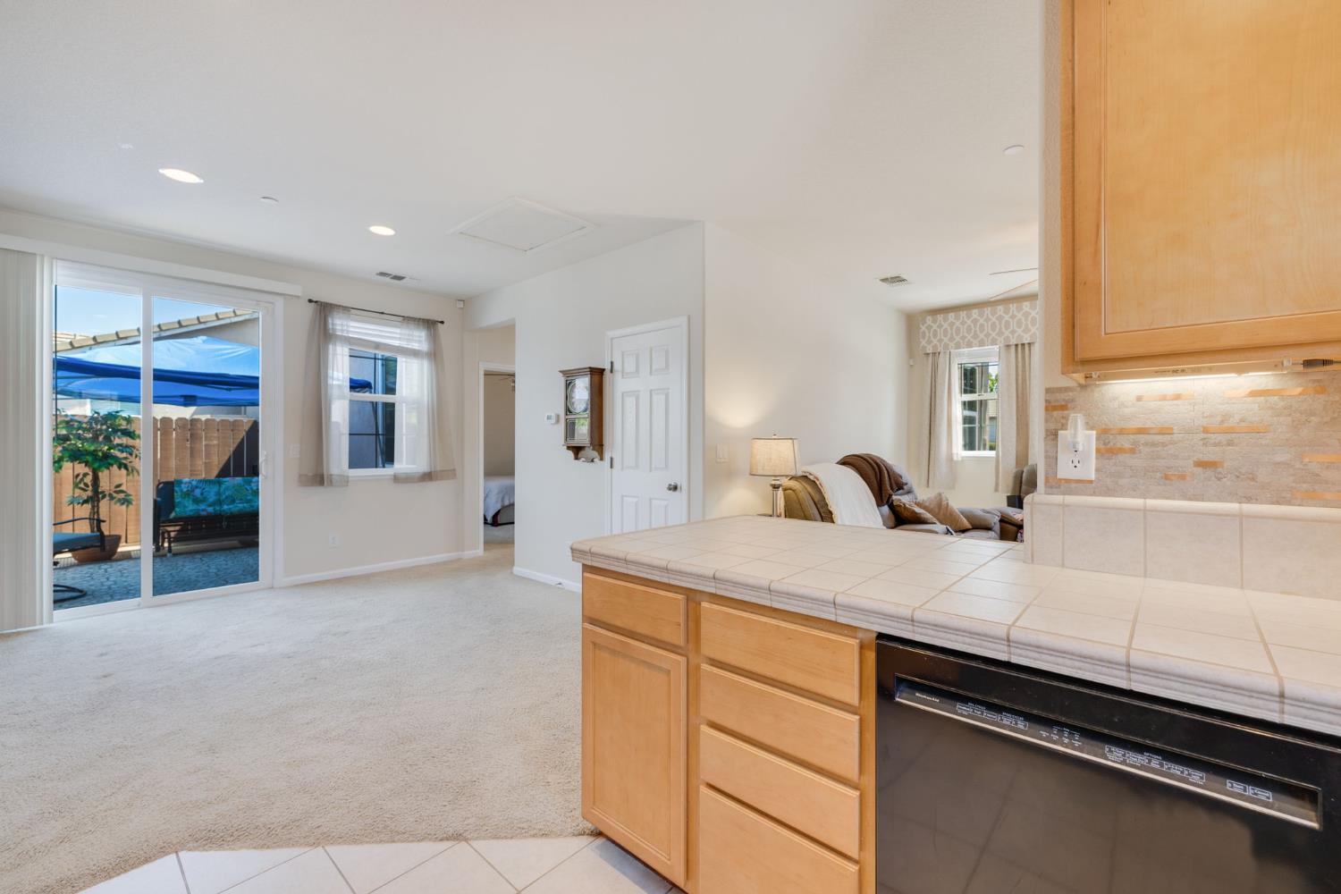 Detail Gallery Image 5 of 38 For 2129 Ulrich Ct, Woodland,  CA 95776 - 2 Beds | 1/1 Baths
