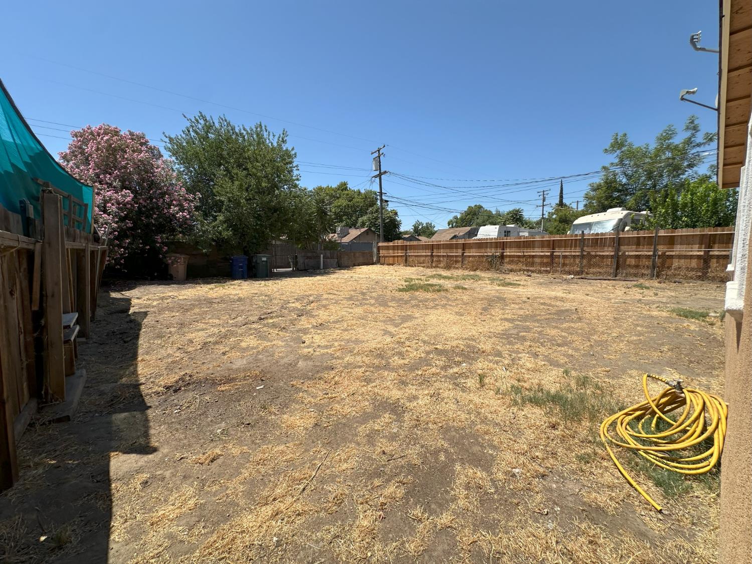 Detail Gallery Image 27 of 31 For 209 Pine St, Modesto,  CA 95351 - 3 Beds | 2 Baths