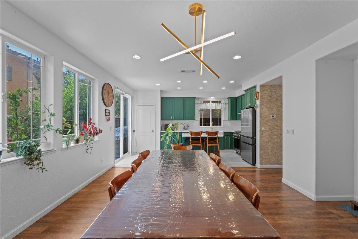 Detail Gallery Image 8 of 34 For 3019 Sweet Lilac Way, Stockton,  CA 95209 - 4 Beds | 2/1 Baths