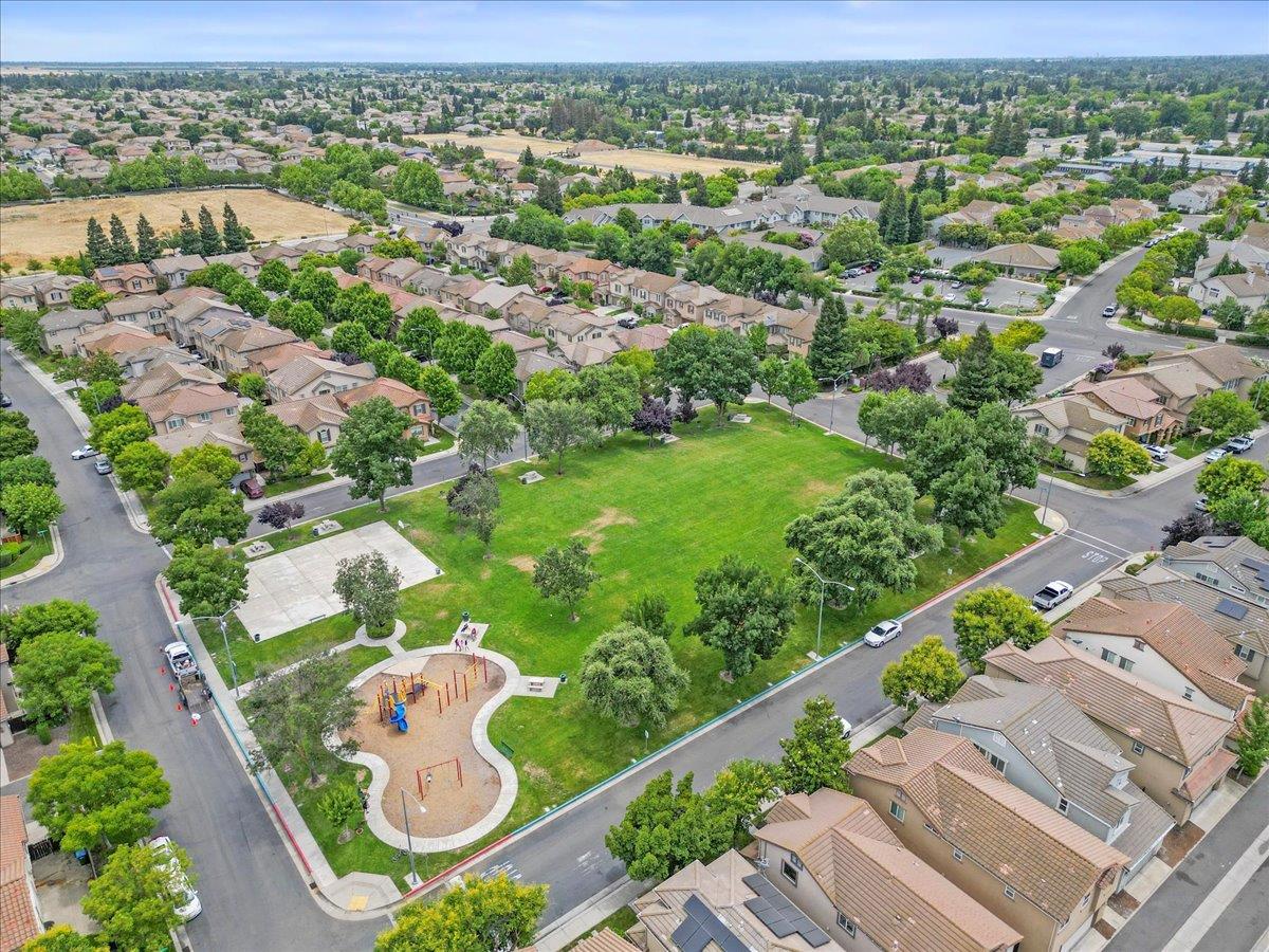 Detail Gallery Image 34 of 34 For 3019 Sweet Lilac Way, Stockton,  CA 95209 - 4 Beds | 2/1 Baths