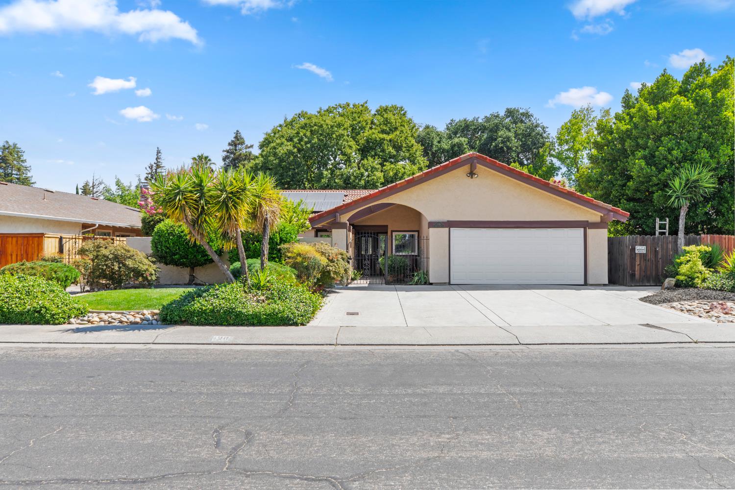 Detail Gallery Image 1 of 34 For 5316 Bellini Way, Stockton,  CA 95207 - 4 Beds | 2 Baths