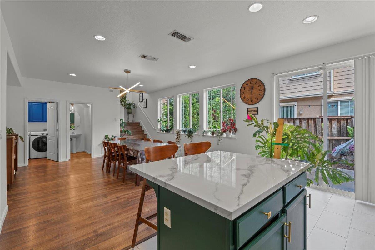 Detail Gallery Image 13 of 34 For 3019 Sweet Lilac Way, Stockton,  CA 95209 - 4 Beds | 2/1 Baths