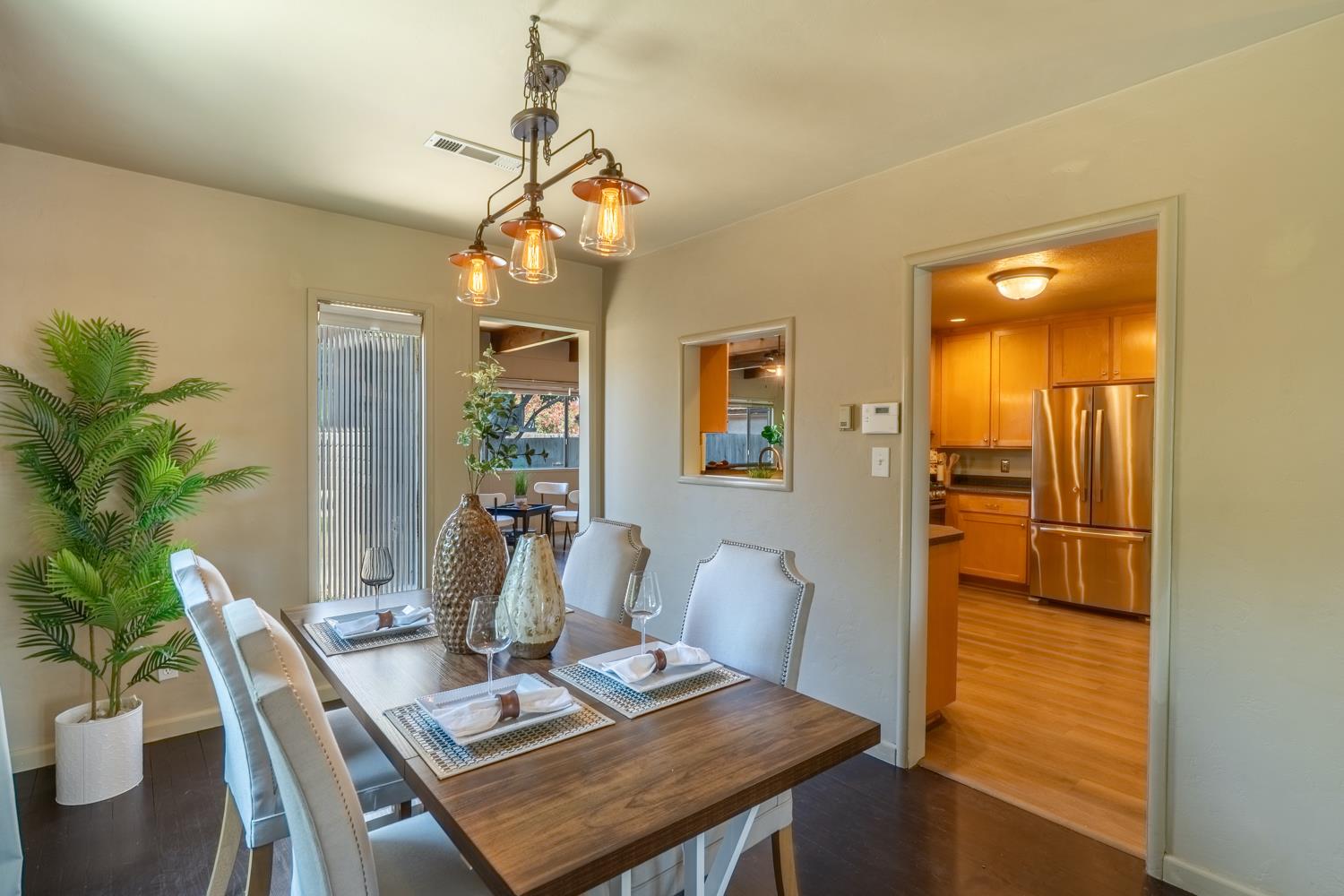 Detail Gallery Image 6 of 29 For 417 Rowland Ave, Modesto,  CA 95354 - 3 Beds | 2 Baths