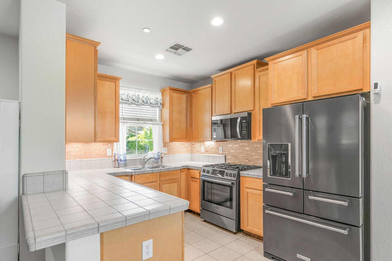Detail Gallery Image 10 of 38 For 2129 Ulrich Ct, Woodland,  CA 95776 - 2 Beds | 1/1 Baths