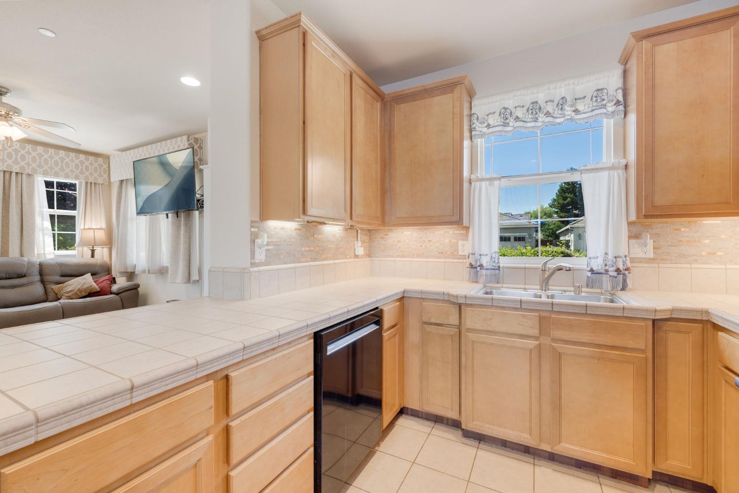 Detail Gallery Image 14 of 38 For 2129 Ulrich Ct, Woodland,  CA 95776 - 2 Beds | 1/1 Baths