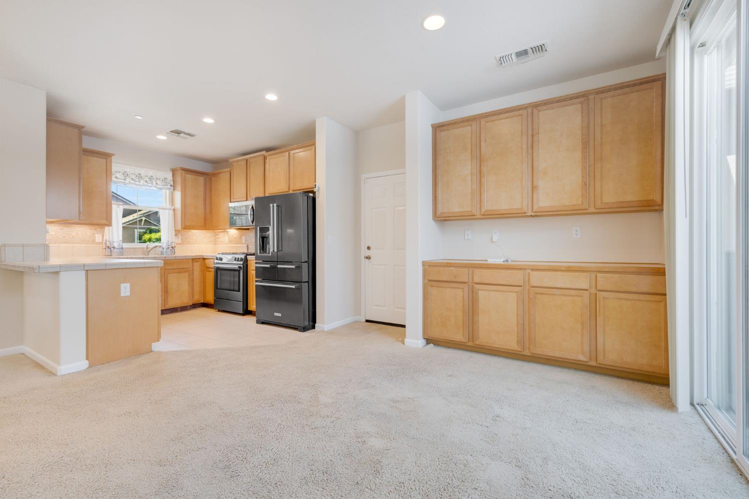 Detail Gallery Image 13 of 38 For 2129 Ulrich Ct, Woodland,  CA 95776 - 2 Beds | 1/1 Baths