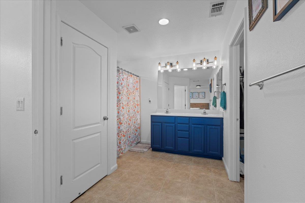 Detail Gallery Image 26 of 34 For 3019 Sweet Lilac Way, Stockton,  CA 95209 - 4 Beds | 2/1 Baths