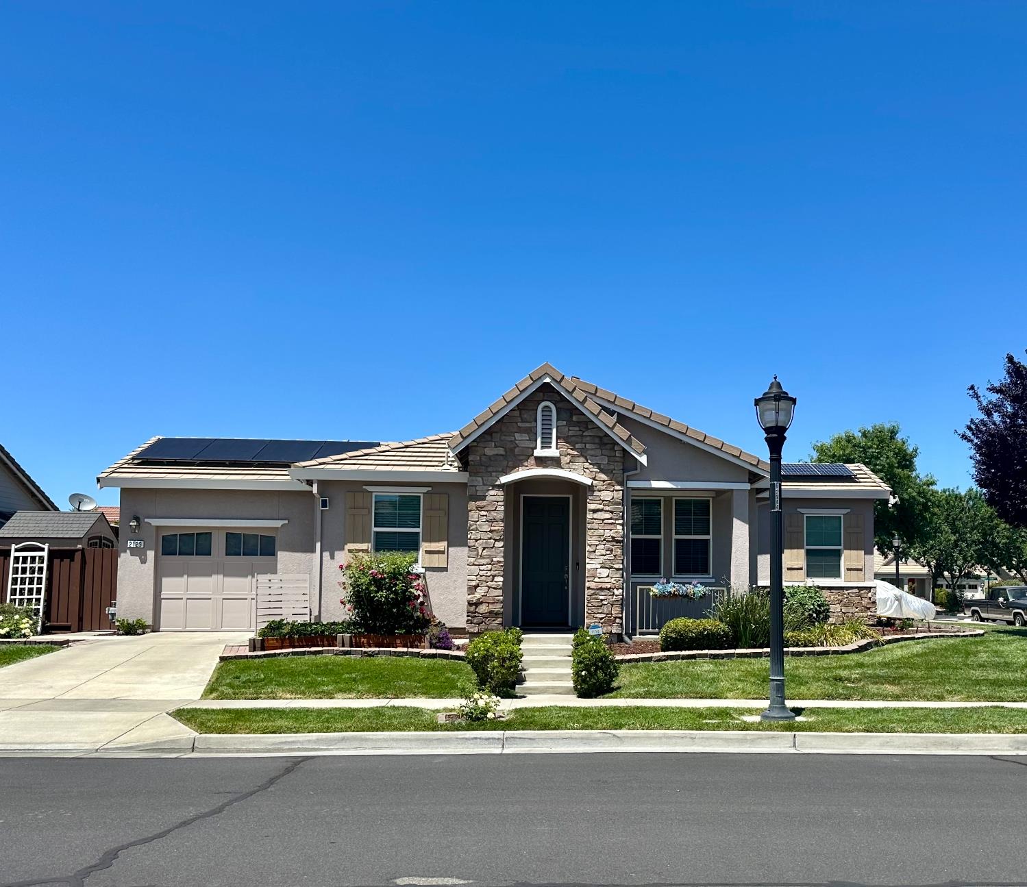 Detail Gallery Image 1 of 38 For 2129 Ulrich Ct, Woodland,  CA 95776 - 2 Beds | 1/1 Baths