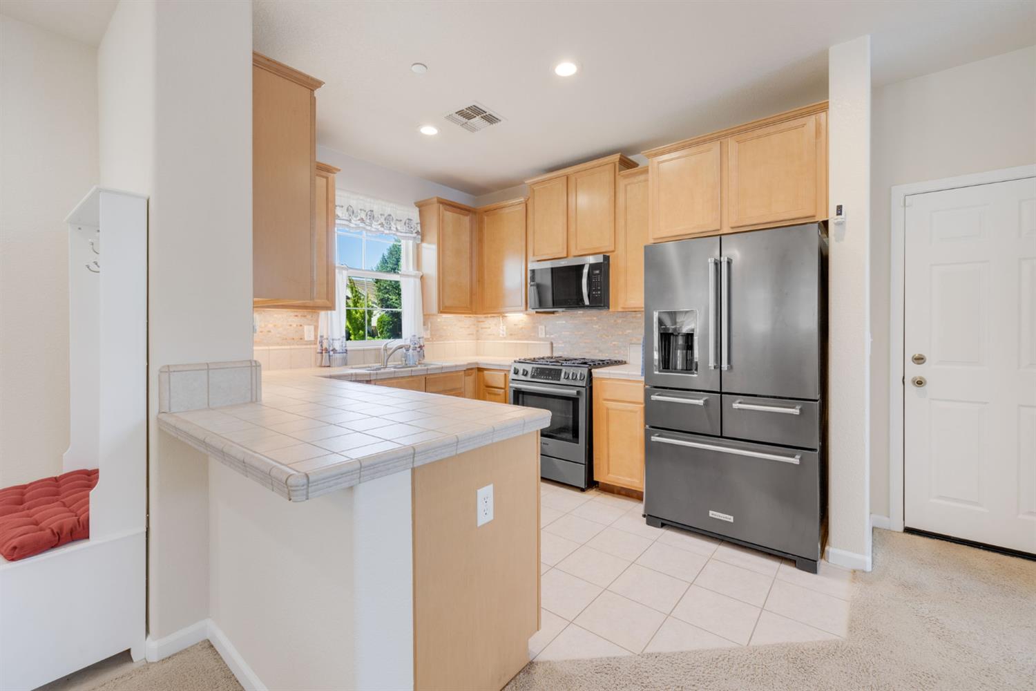 Detail Gallery Image 7 of 38 For 2129 Ulrich Ct, Woodland,  CA 95776 - 2 Beds | 1/1 Baths
