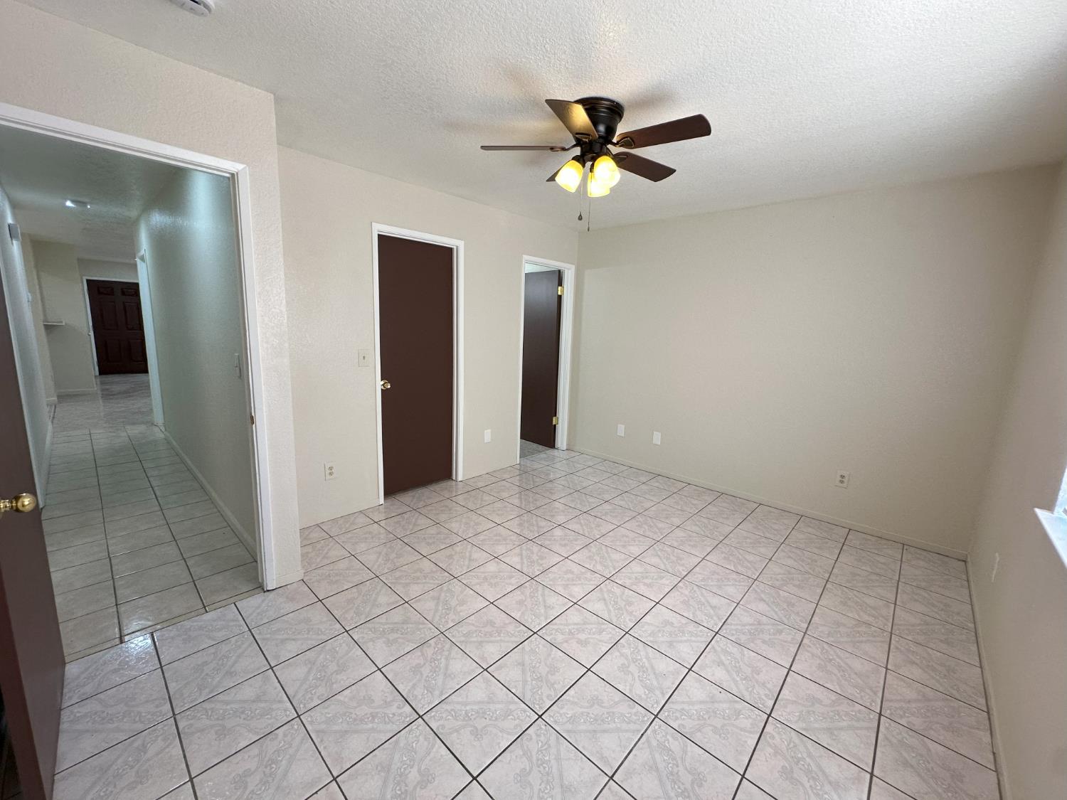 Detail Gallery Image 19 of 31 For 209 Pine St, Modesto,  CA 95351 - 3 Beds | 2 Baths