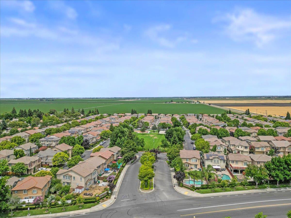 Detail Gallery Image 31 of 34 For 3019 Sweet Lilac Way, Stockton,  CA 95209 - 4 Beds | 2/1 Baths