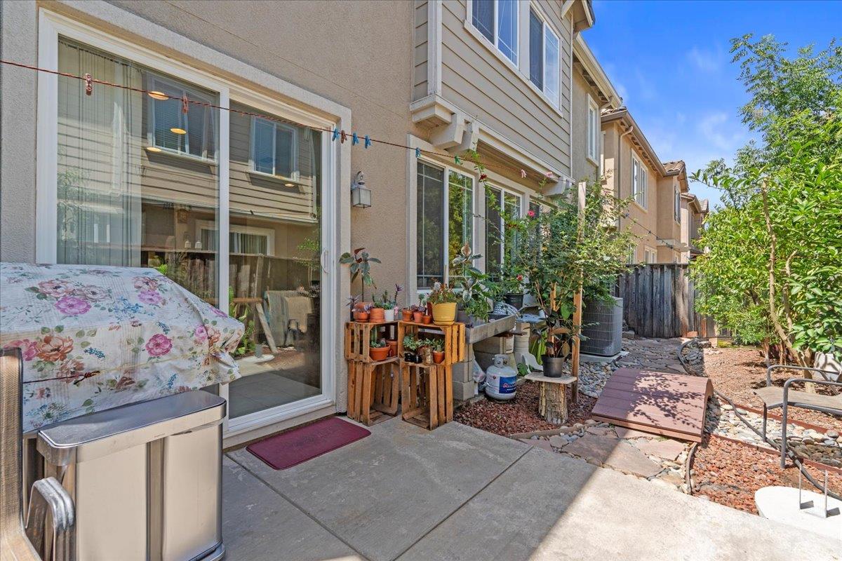 Detail Gallery Image 28 of 34 For 3019 Sweet Lilac Way, Stockton,  CA 95209 - 4 Beds | 2/1 Baths