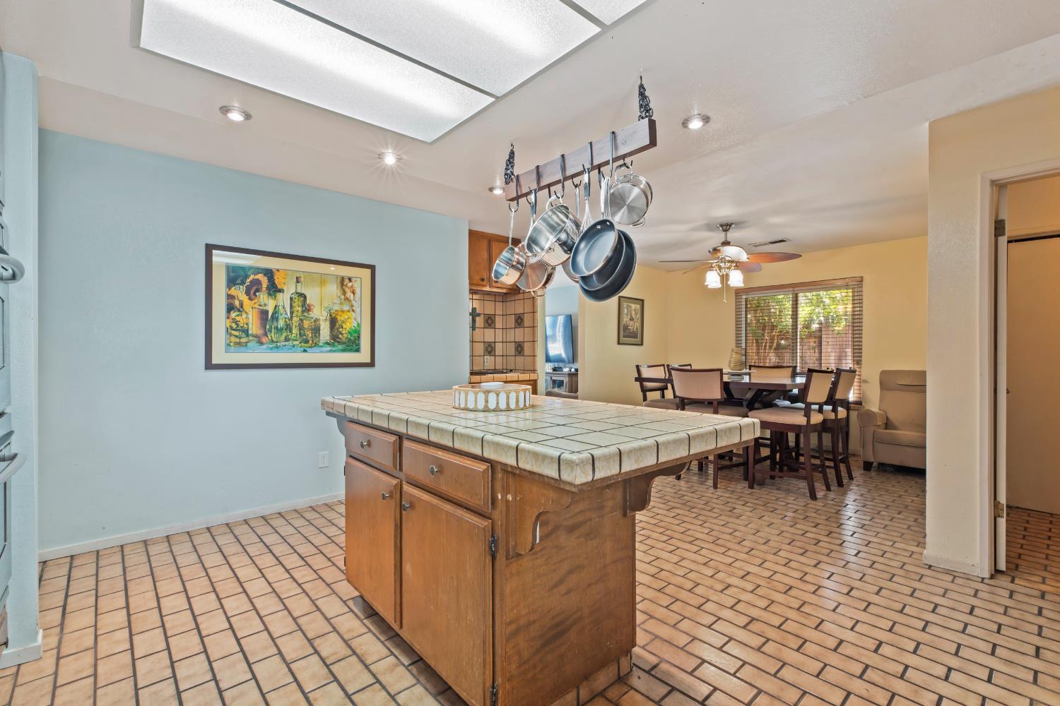 Detail Gallery Image 16 of 34 For 5316 Bellini Way, Stockton,  CA 95207 - 4 Beds | 2 Baths