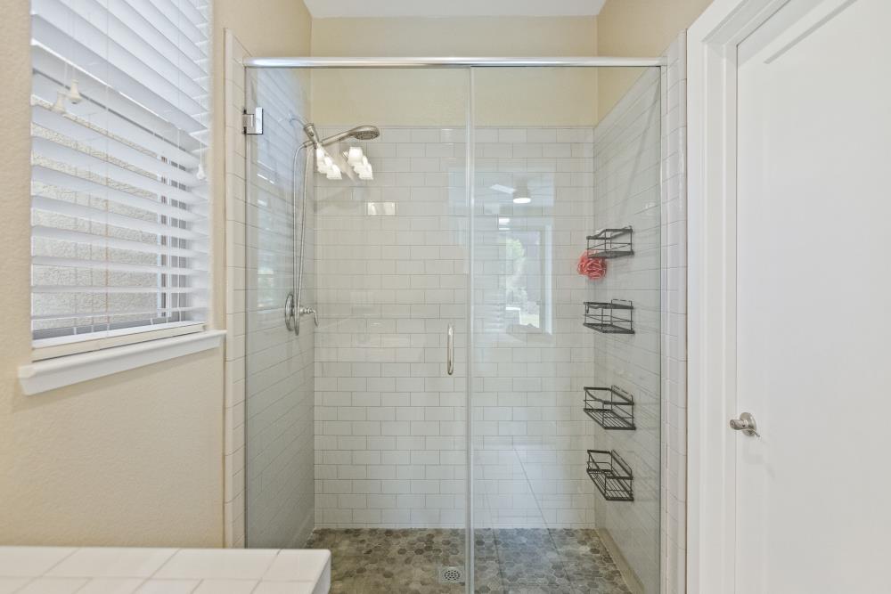 Detail Gallery Image 25 of 89 For 981 Dusty Stone Loop, Rocklin,  CA 95765 - 5 Beds | 5 Baths