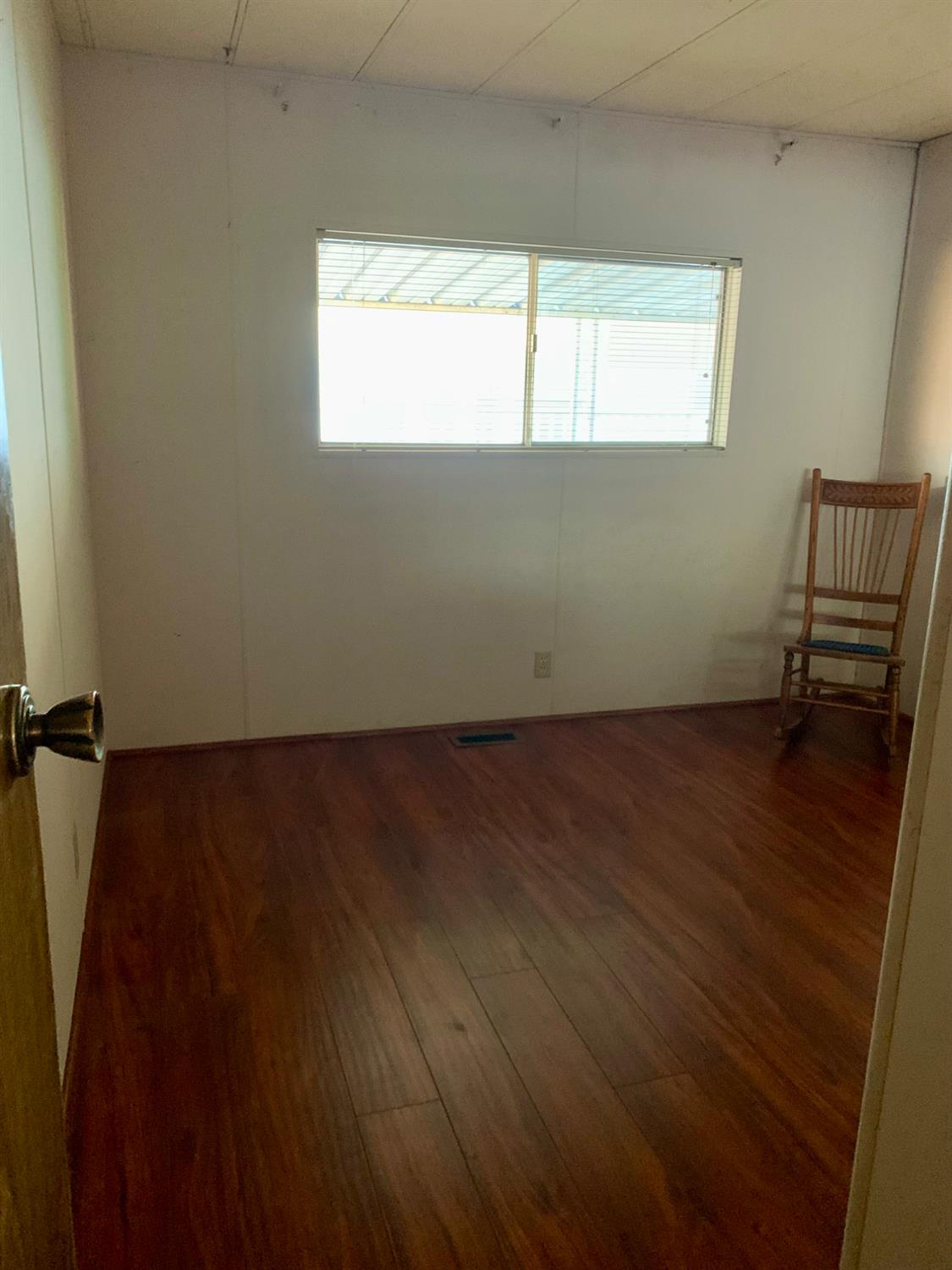 Detail Gallery Image 14 of 32 For 2121 Viking Ln, Modesto,  CA 95350 - 2 Beds | 2 Baths