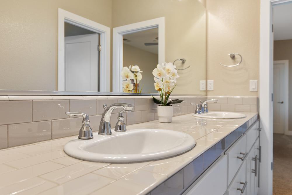 Detail Gallery Image 49 of 89 For 981 Dusty Stone Loop, Rocklin,  CA 95765 - 5 Beds | 5 Baths