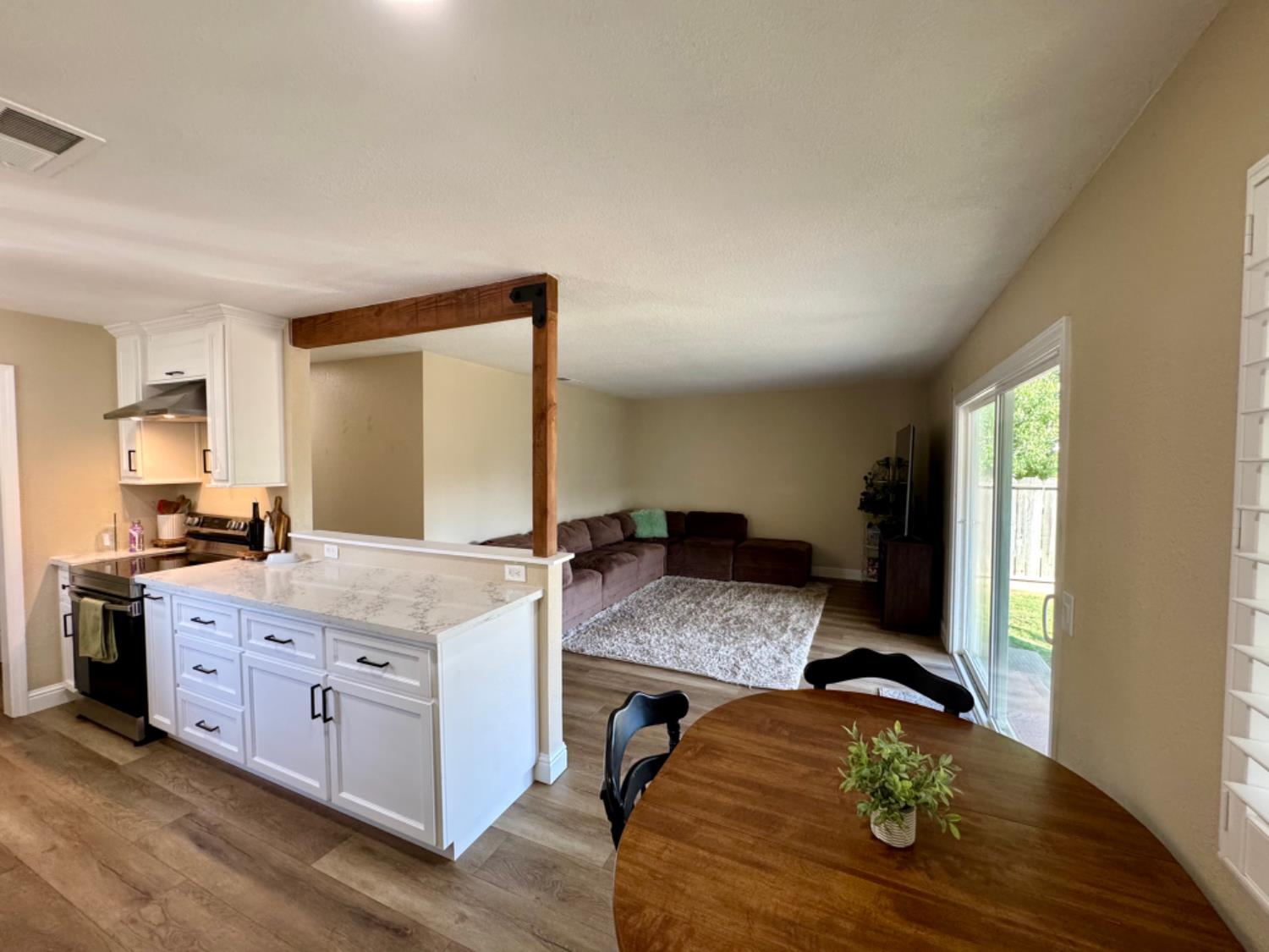 Detail Gallery Image 12 of 36 For 570 S Minaret Ave, Turlock,  CA 95380 - 3 Beds | 1 Baths