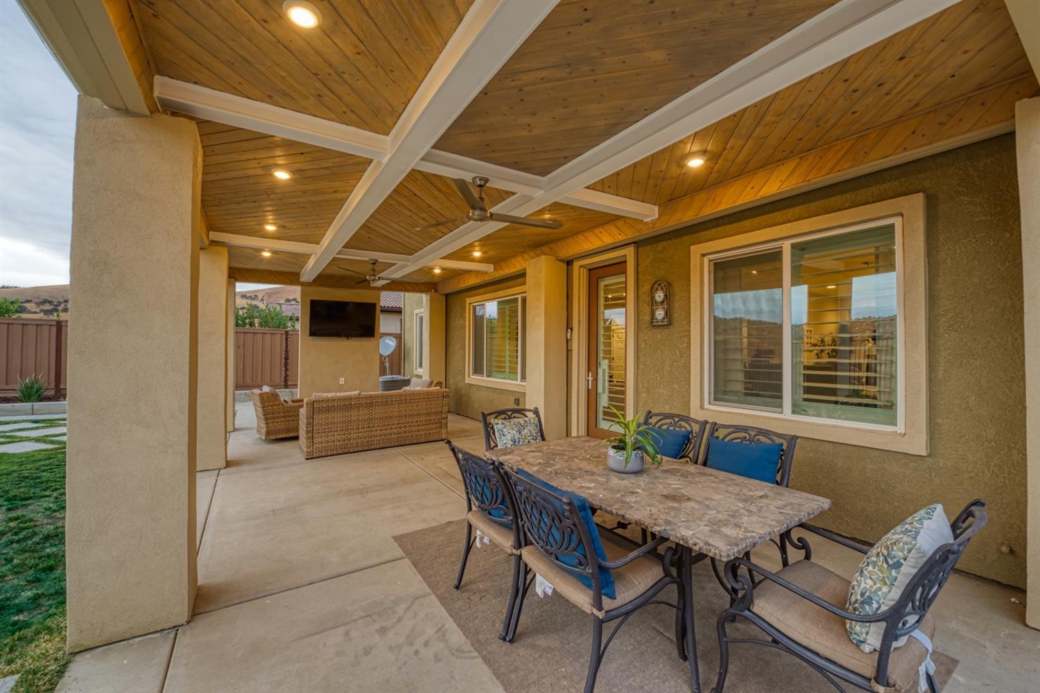 Detail Gallery Image 13 of 24 For 9678 Cabernet Ct, Patterson,  CA 95363 - 5 Beds | 3 Baths