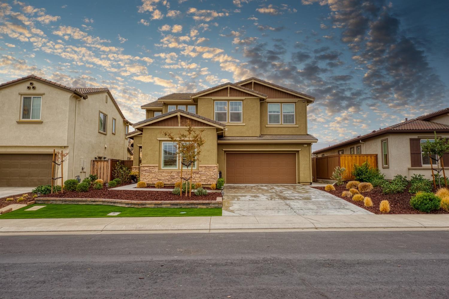 Detail Gallery Image 2 of 24 For 9678 Cabernet Ct, Patterson,  CA 95363 - 5 Beds | 3 Baths