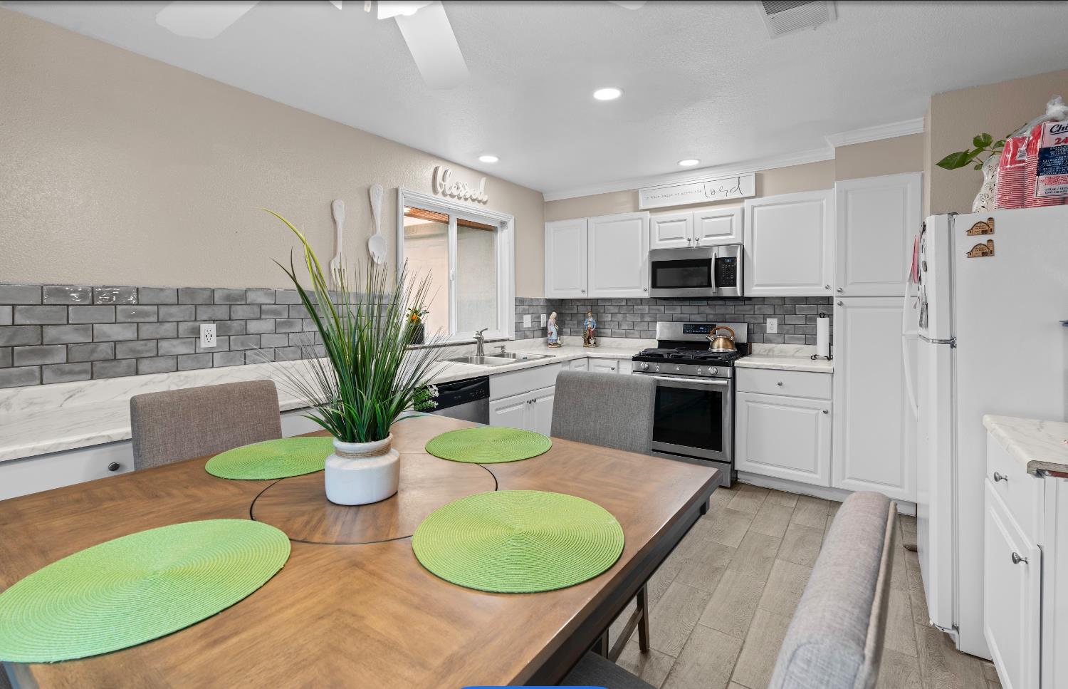 Detail Gallery Image 11 of 23 For 508 Mary Todd Ln, Modesto,  CA 95354 - 4 Beds | 2 Baths