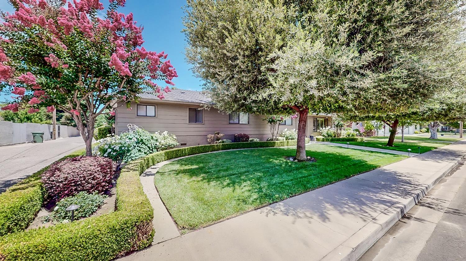 Detail Gallery Image 2 of 76 For 2155 Mira Flores Dr, Turlock,  CA 95380 - 3 Beds | 3 Baths