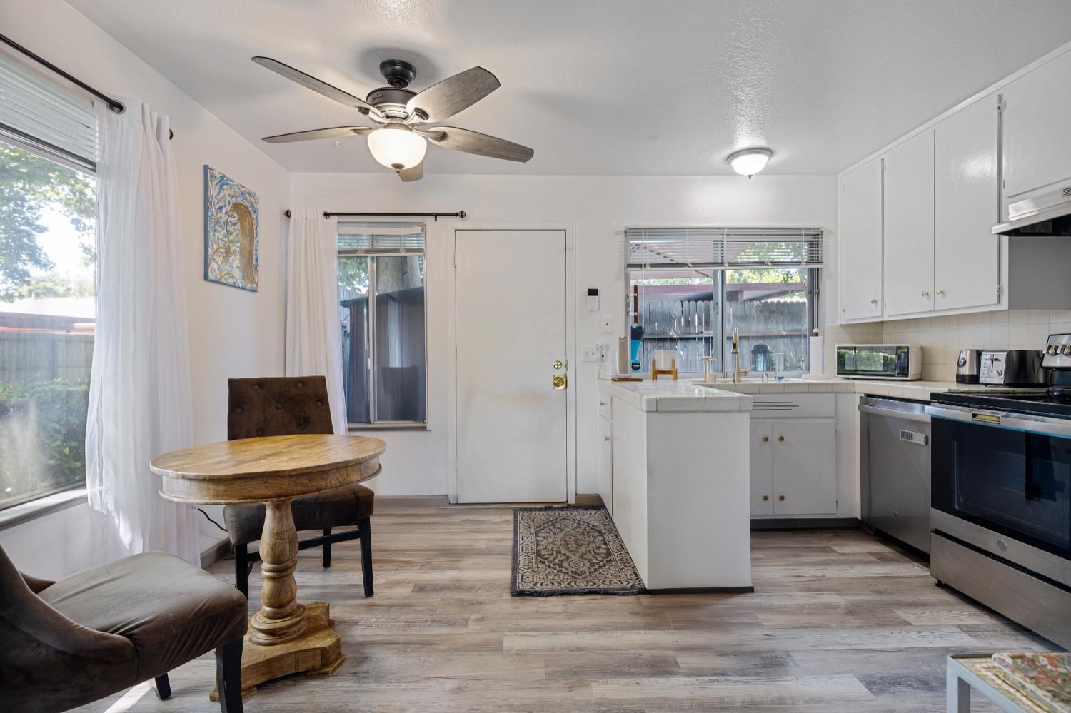 Detail Gallery Image 10 of 29 For 6415 Plymouth Rd, Stockton,  CA 95207 - 2 Beds | 1 Baths