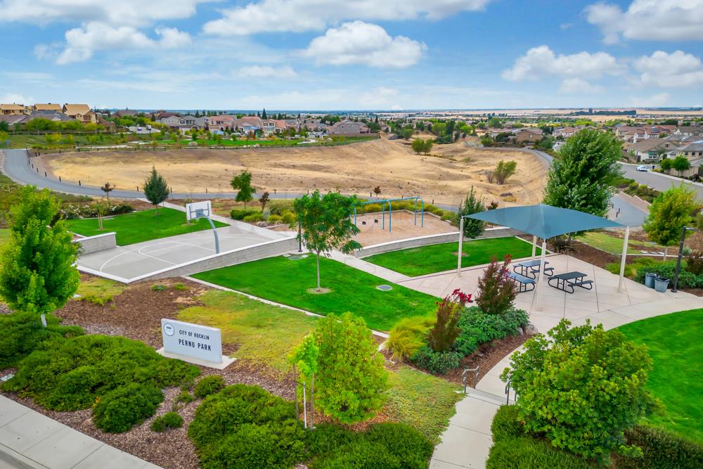 Detail Gallery Image 75 of 89 For 981 Dusty Stone Loop, Rocklin,  CA 95765 - 5 Beds | 5 Baths