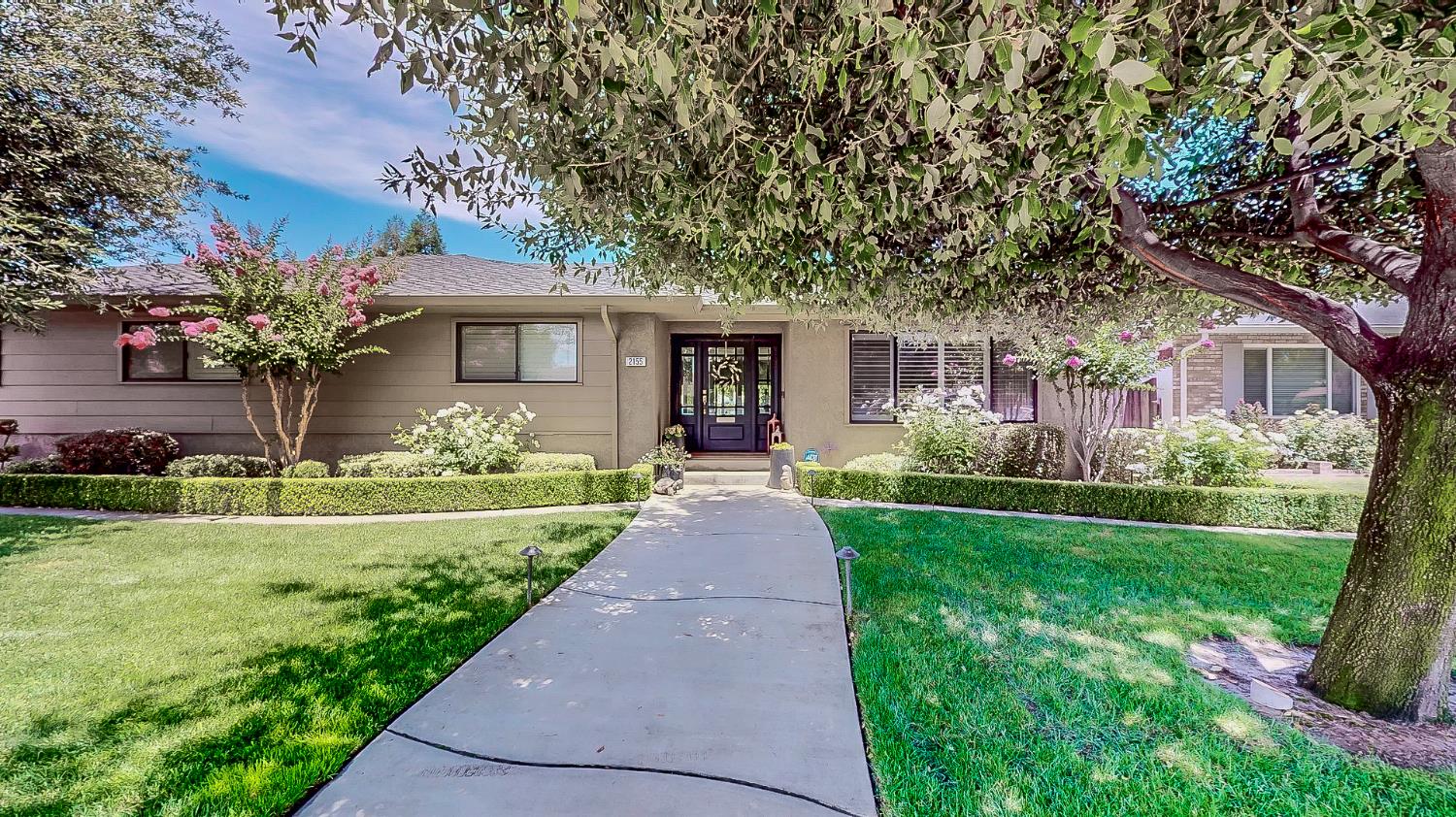 Detail Gallery Image 4 of 76 For 2155 Mira Flores Dr, Turlock,  CA 95380 - 3 Beds | 3 Baths