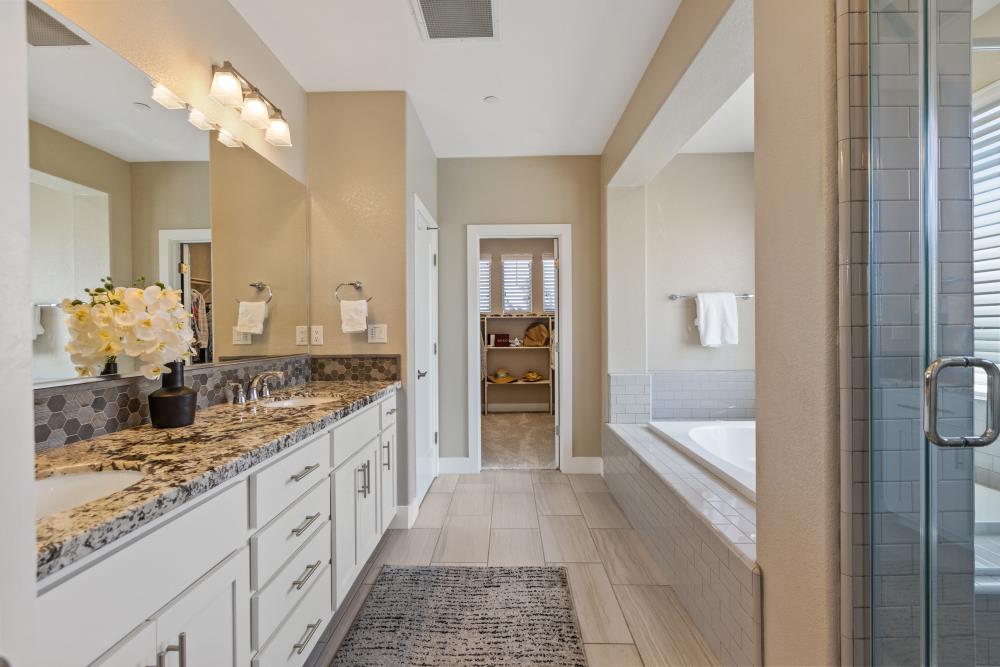 Detail Gallery Image 30 of 89 For 981 Dusty Stone Loop, Rocklin,  CA 95765 - 5 Beds | 5 Baths