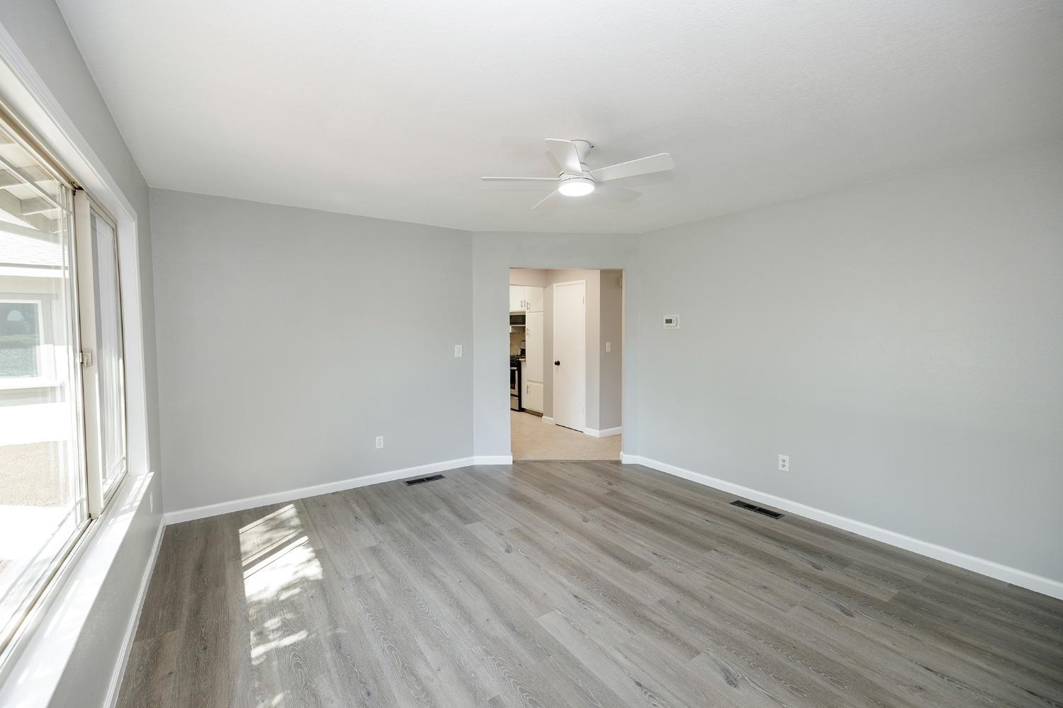 Detail Gallery Image 13 of 66 For 2404 San Domingo Way, Modesto,  CA 95355 - 3 Beds | 2 Baths