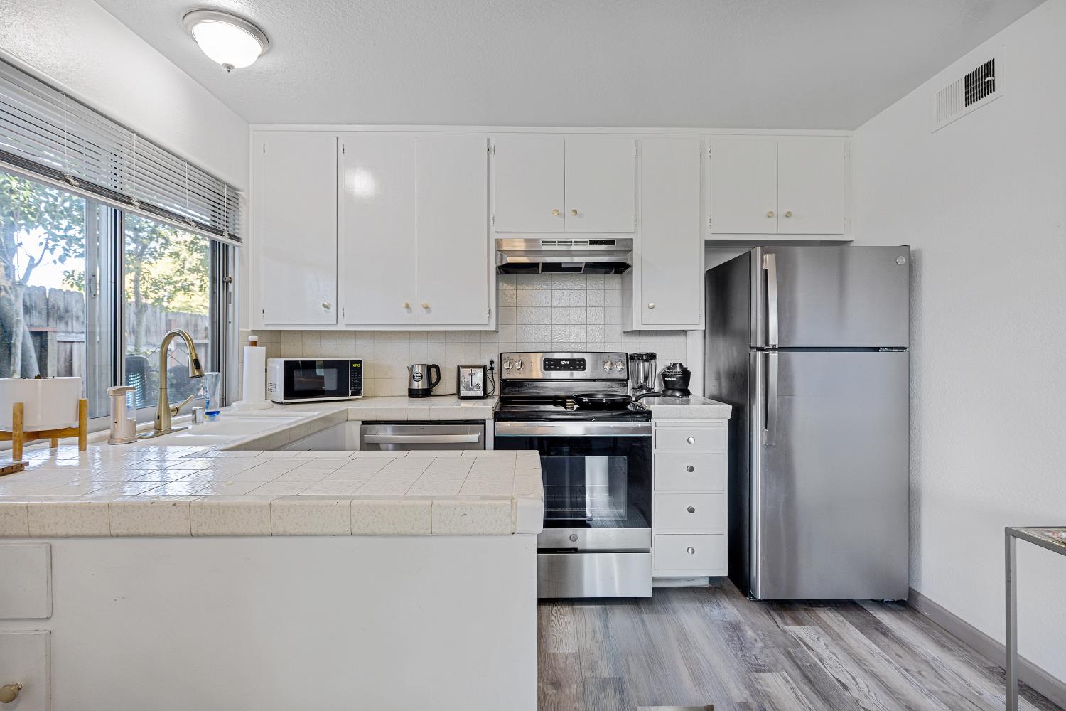 Detail Gallery Image 13 of 29 For 6415 Plymouth Rd, Stockton,  CA 95207 - 2 Beds | 1 Baths