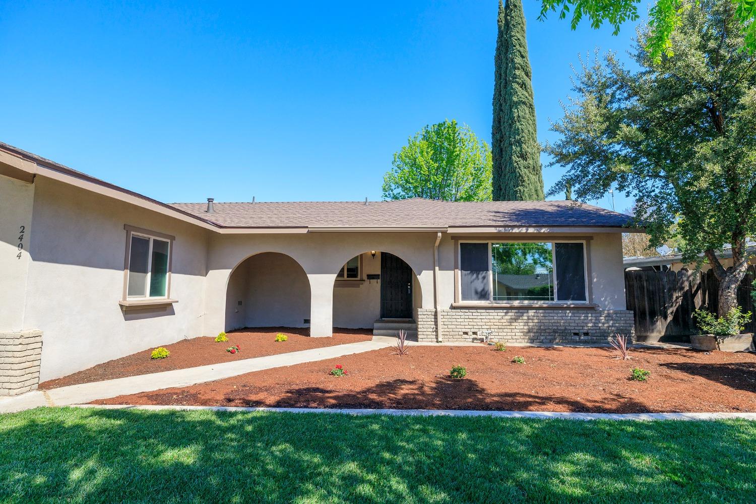 Detail Gallery Image 4 of 66 For 2404 San Domingo Way, Modesto,  CA 95355 - 3 Beds | 2 Baths