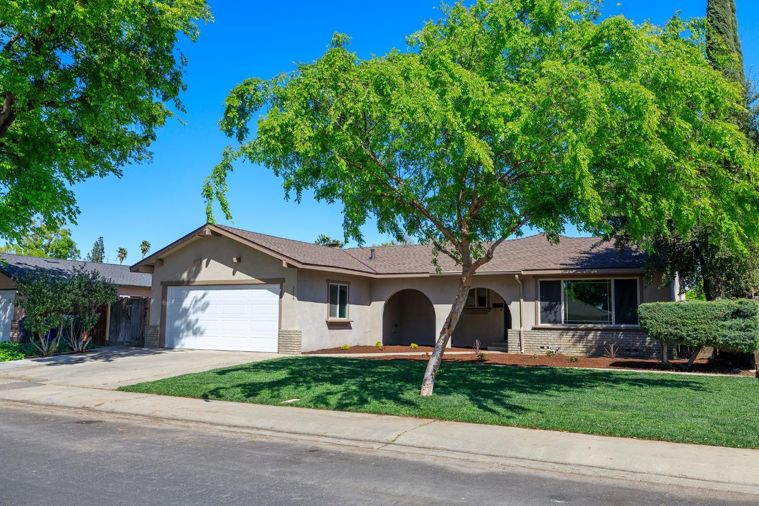 Detail Gallery Image 2 of 66 For 2404 San Domingo Way, Modesto,  CA 95355 - 3 Beds | 2 Baths