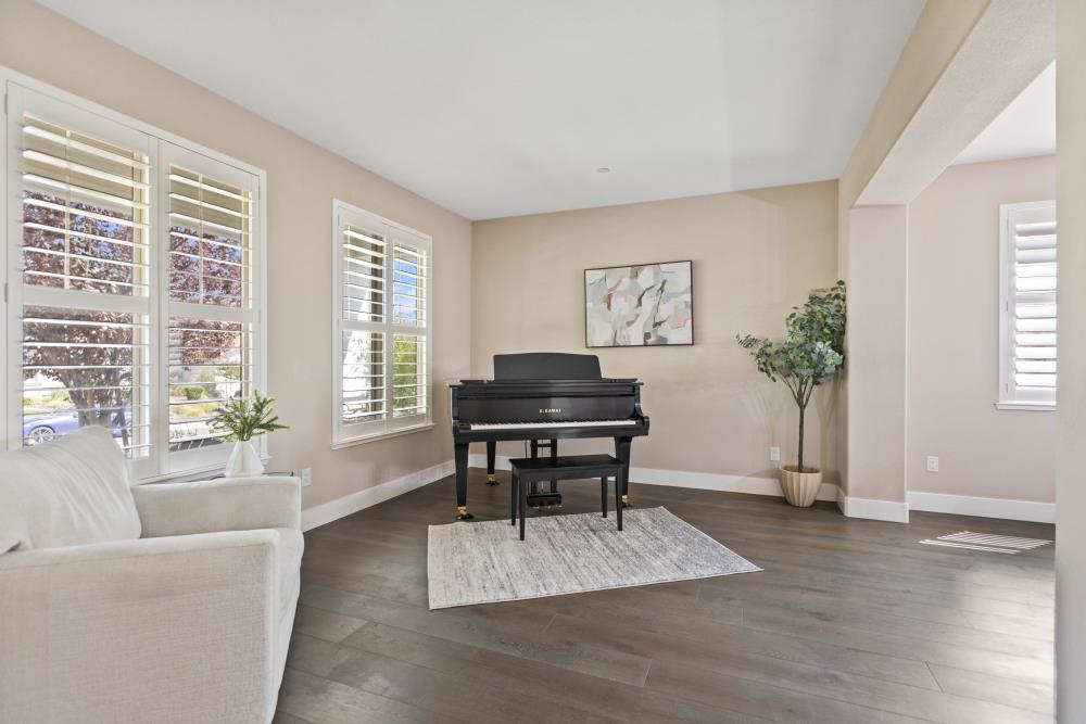 Detail Gallery Image 5 of 89 For 981 Dusty Stone Loop, Rocklin,  CA 95765 - 5 Beds | 5 Baths