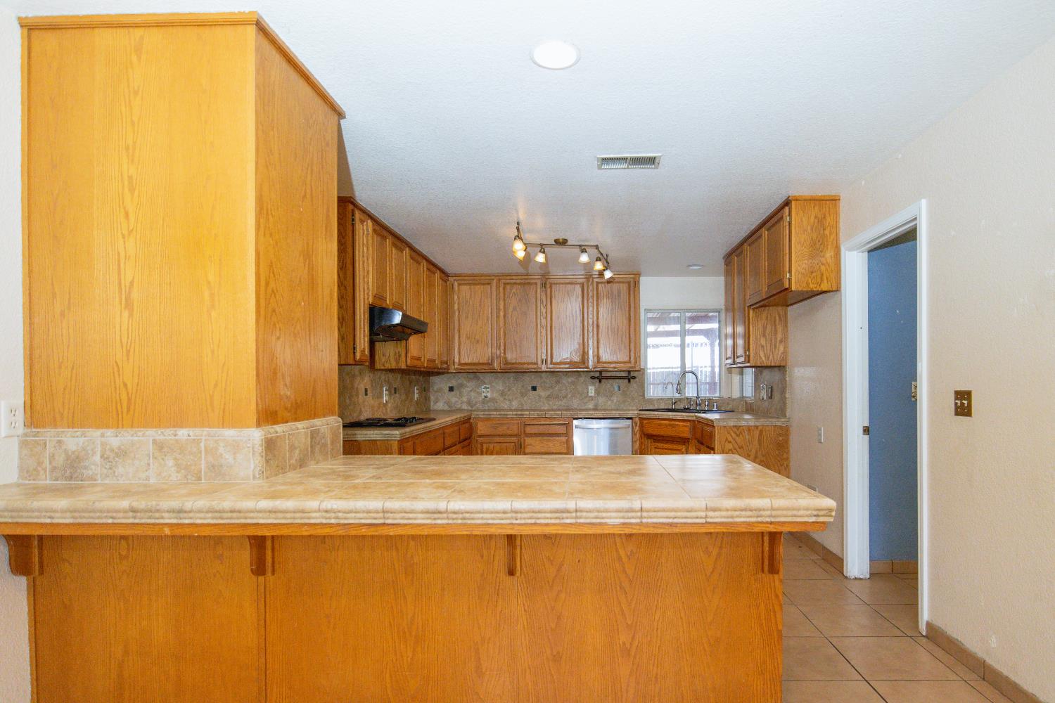 Detail Gallery Image 7 of 70 For 277 Garden Circle Dr, Manteca,  CA 95336 - 3 Beds | 2 Baths