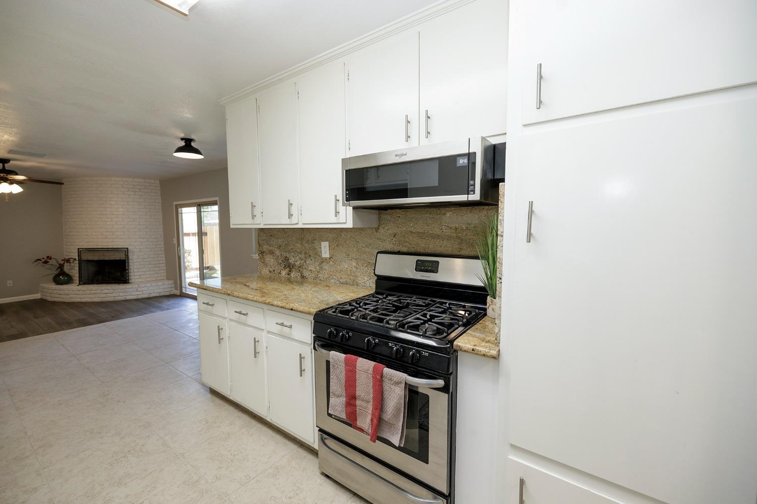 Detail Gallery Image 18 of 66 For 2404 San Domingo Way, Modesto,  CA 95355 - 3 Beds | 2 Baths