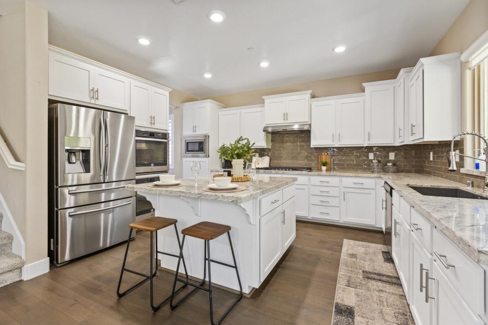 Detail Gallery Image 16 of 89 For 981 Dusty Stone Loop, Rocklin,  CA 95765 - 5 Beds | 5 Baths