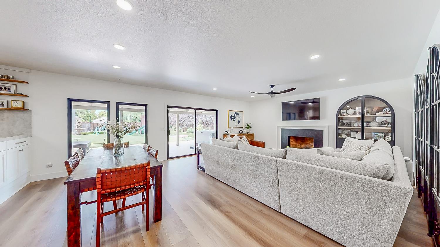 Detail Gallery Image 13 of 76 For 2155 Mira Flores Dr, Turlock,  CA 95380 - 3 Beds | 3 Baths