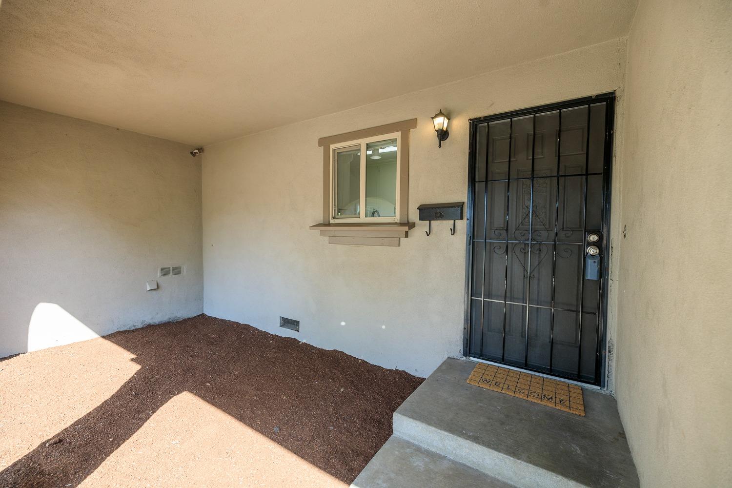 Detail Gallery Image 5 of 66 For 2404 San Domingo Way, Modesto,  CA 95355 - 3 Beds | 2 Baths