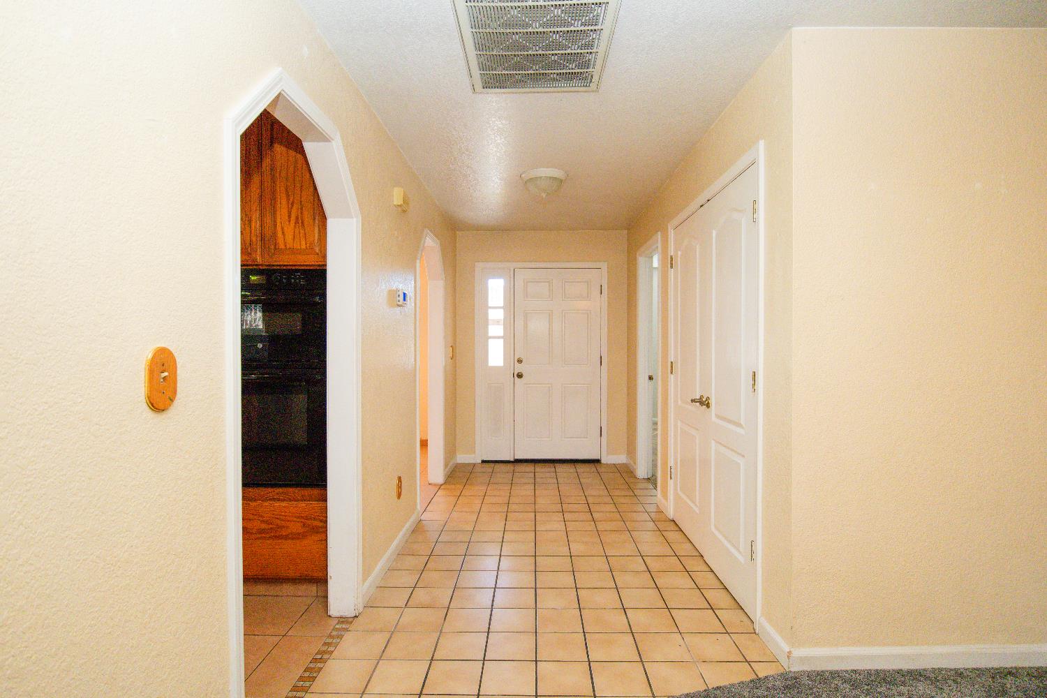 Detail Gallery Image 5 of 70 For 277 Garden Circle Dr, Manteca,  CA 95336 - 3 Beds | 2 Baths